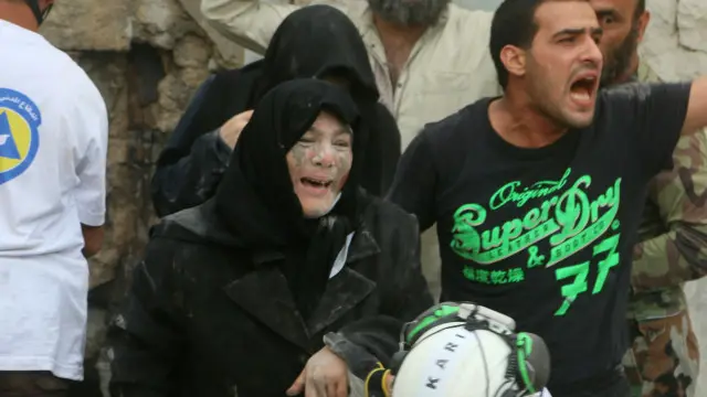 Những người sống sót sau các vụ bắn phá của phe nổi dậy vào Aleppo