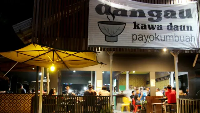 Dangau kawa daun memikat konsumen berbagai usia.