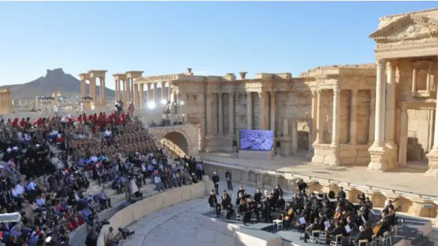 Qədim Palmira şəhəri azad edildikdən sonra rusiyalı musiqiçilər konsert proqramı ilə çıxış edir