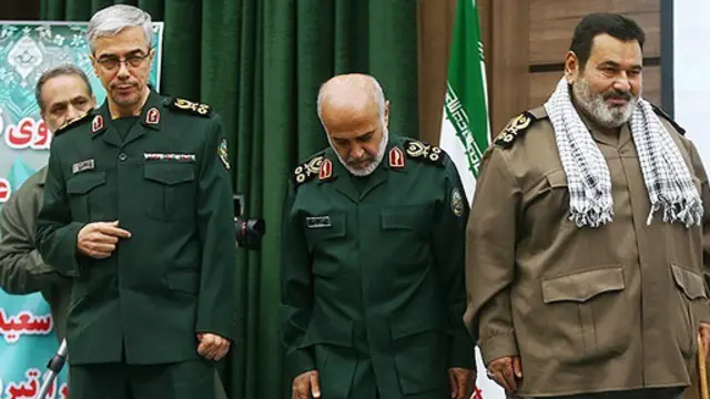 محمد باقری (چپ) و غلامعلی رشید، معاون اطلاعات و معاون عملیات قرارگاه خاتم بودند که پس از تشکیل ستاد کل نیروهای مسلح معاونان حسن فیروزآبادی (راست) شدند