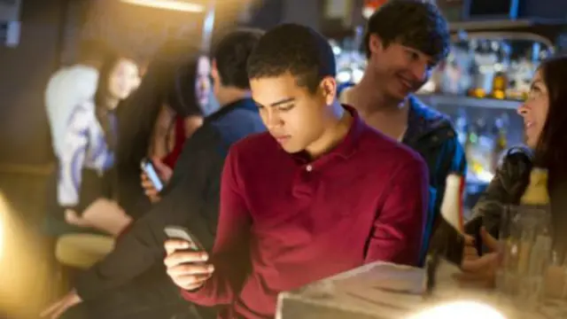 应用软件在你发约会短信时可以给出建议