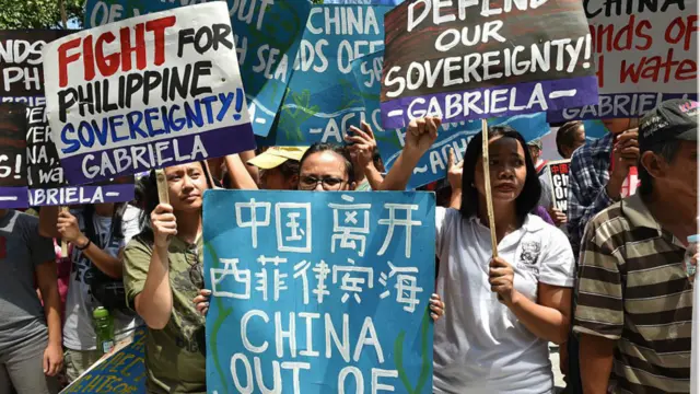 菲律賓民眾在南海仲裁案裁決後,舉行反中游行