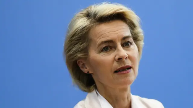 اورزولا فون در لاین، وزیر دفاع آلمان