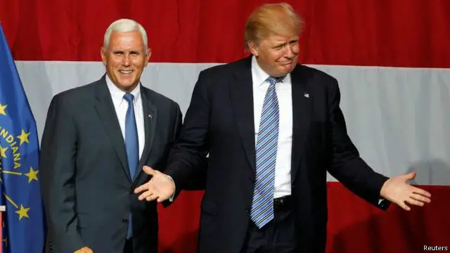 周二晚上在印第安纳州的集会上特朗普邀请彭斯上台