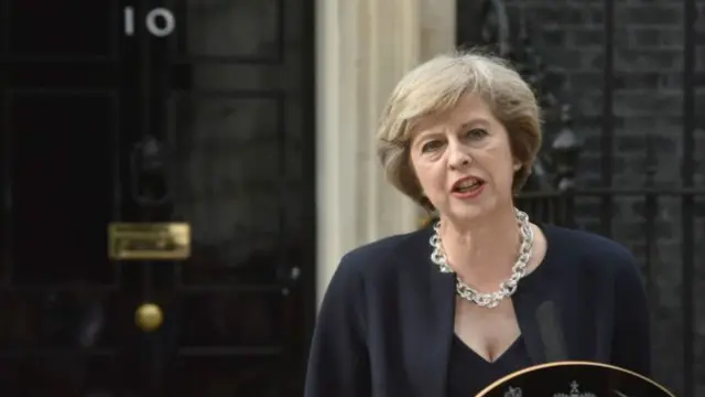 Bà Theresa May