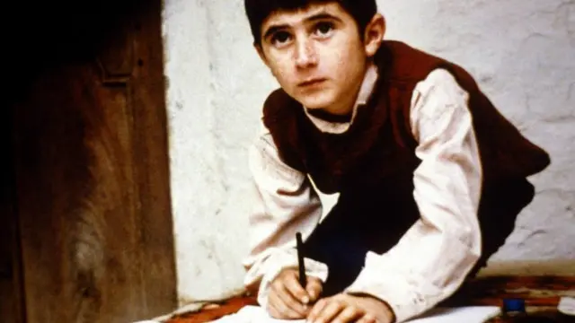 کیومرث پوراحمد دستیار عباس کیارستمی در فیلم خانه دوست کجاست بود