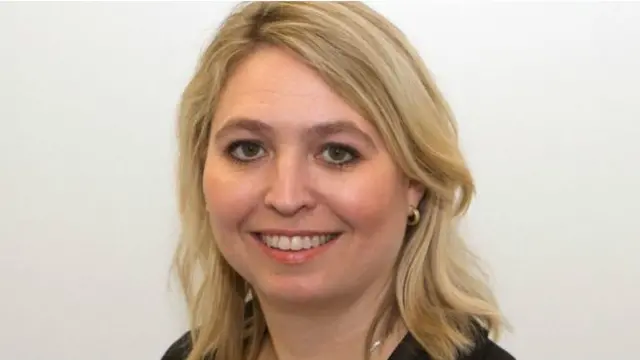 Bà Karen Bradley