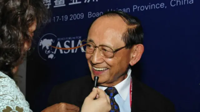 Trong thời gian ông Fidel Ramos là tổng thống, Trung Quốc chiếm Đá Vành khăn từ tay Philippines 