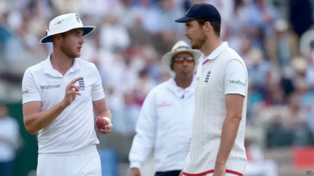 جہاں تک انگلینڈ کی ٹیم کا تعلق ہے وہ زبردست فارم میں میدان میں اتری ہے۔ پاکستان واحد ملک ہے جسے الیسٹر کُک کی قیادت میں انگلینڈ نے ابھی تک نہیں ہرایا