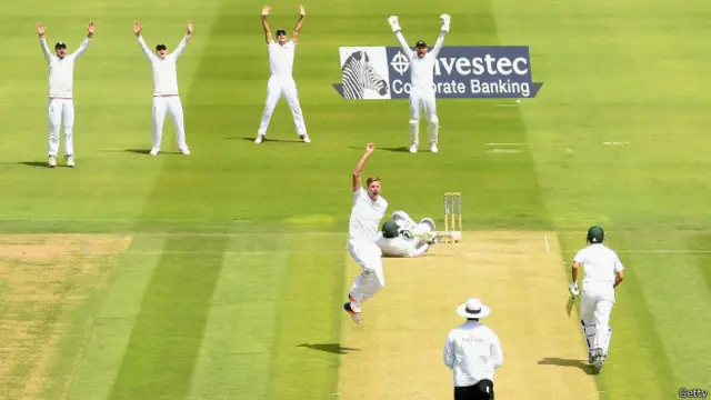 لارڈز کی سست رفتار وکٹ پر سبھی بلے باز آئے لیکن فضول شارٹ کھیل کر چلے گئے