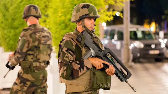 На місці події багато карет швидкої та поліції