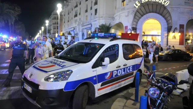 د امریکا ولسمشر بارک اوباما دا پېښه غندلې او دا يې "یو وحشتناک او ترهګریز برید" بللی.