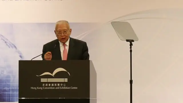 全国政协副主席、香港前特首董建华