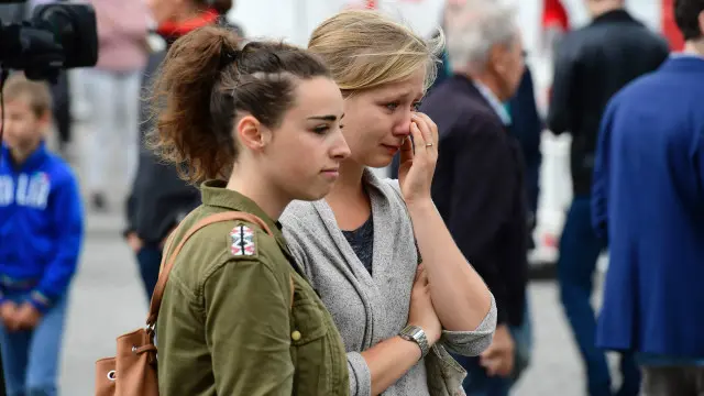 فرانسیسی وزارت داخلہ کا کہنا ہے کہ رات 11 بجے ہونے والے حملے میں 80 سے زیادہ افراد ہلاک ہوئے ہیں جن میں بچے بھی شامل ہیں