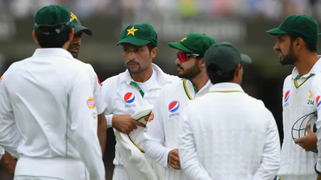 پاکستان کی پوری ٹیم پہلے سیشن 339 رنز بنا کر آؤٹ ہو گئی۔