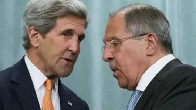 كيري (إلى اليسار) ولافروف