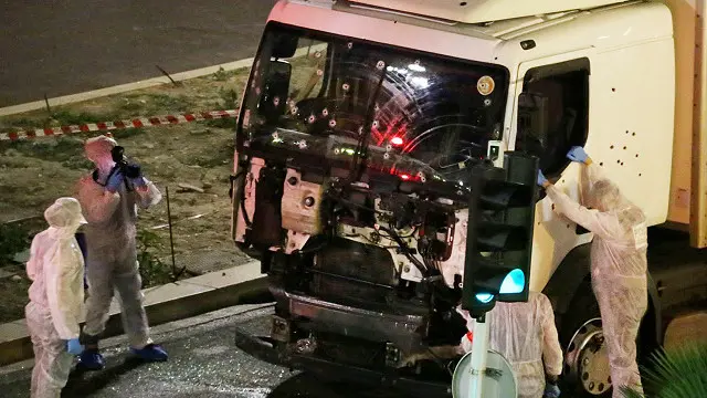 Supir truk yang menyebabkan kematian 84 orang dan mencederai ratusan lainnya dalam serangan di Kota Nice, Prancis, bernama Mohamed Lahouaiej-Bouhlel.