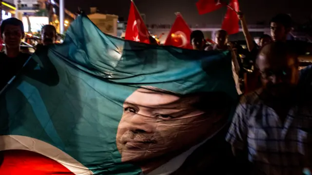 ترکی کے صدر طیب اردوغان نے اعلان کیا ہے کہ ان کی حکومت نے ملک کا کنٹرول دوبارہ حاصل کر لیا ہے۔