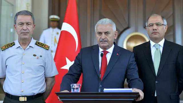 يلديرم: نحذر من أي أعمال انتقامية ضد مدبري الانقلاب وتركيا بلد يسوده ويحكمه القانون