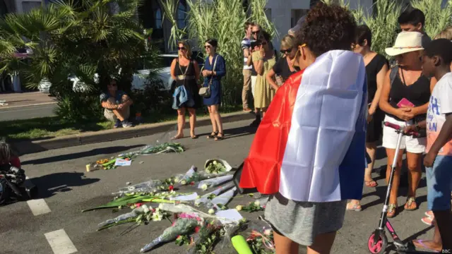 法國內政部長呼籲「所有愛國的公民」都加入預備役軍警，在導致84人死亡的尼斯襲擊後加強安保。