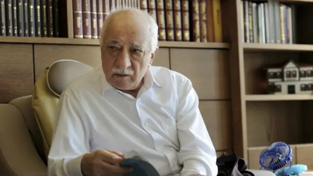 گولن ۷۵ ساله از سالها پیش در آمریکا در تبعید خود خوانده به سر میبرد