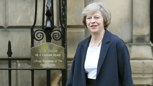 在不久将出席杭州G20峰会前,英国首相特里莎·梅誓言将继续英国前财政大臣奥斯本倡导的“北方经济引擎”(Northern Powerhouse)计划。(资料照片)