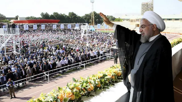 حسن روحانی در سخنرانی خود در کرمانشاه منتقدان روند رفع تحریم‌ها را به سیاه‌نمایی متهم کرد