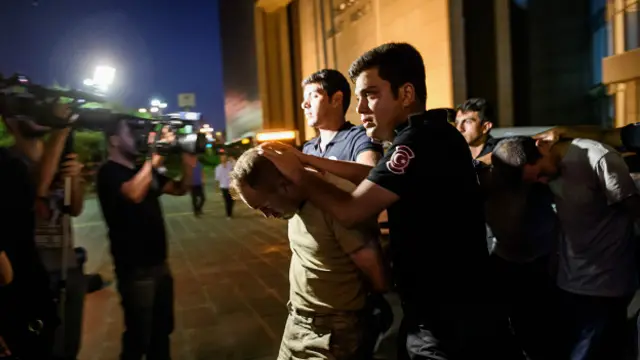 土耳其司法部长表示，逮捕人数可能会继续上升。