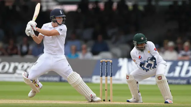 دوسری اننگز میں بیلنس نے 43 رنز کی اننگز کھیلی