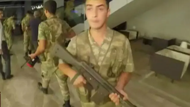 قطاعات رئيسية في الجيش التركي رفضت الانقلاب وساعدت في إفشال المحاولة