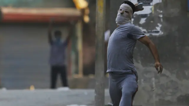 درگیریها پس از کشته شدن برهان وانی از چهرهای شناخته شده جداییطلب کشمیر آغاز شد