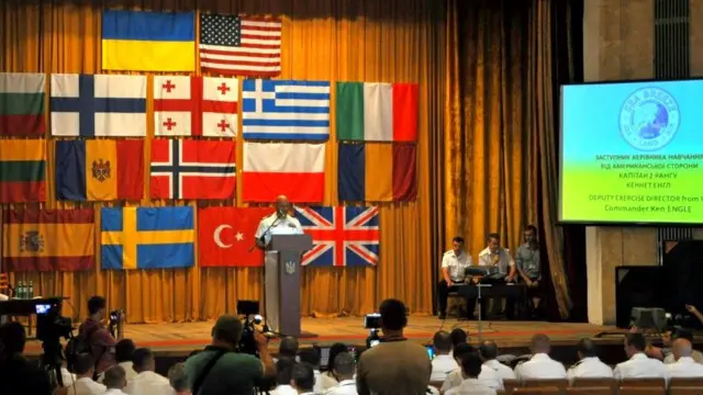 В учениях принимают участие 12 стран