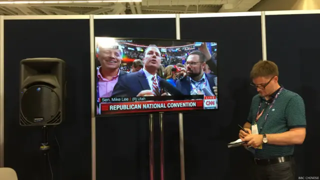 在双方阵营僵持期间，来自犹他州的代表迈克－李对媒体坦言“我真不知道发生了什么”。