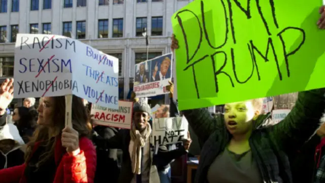 يستغل معارضو ترشح ترامب الأحداث التي ينظمها الحزب الجمهوري بين الحين والآخر لإعلان رفضهم لمواقفه 