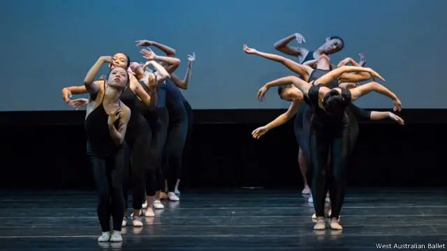 Linea Mayo (kelahiran 2005) dan Ida Ayu Rasthiti Adnyani (kelahiran 1999) masuk dalam 20 penari balet yang lolos audisi.