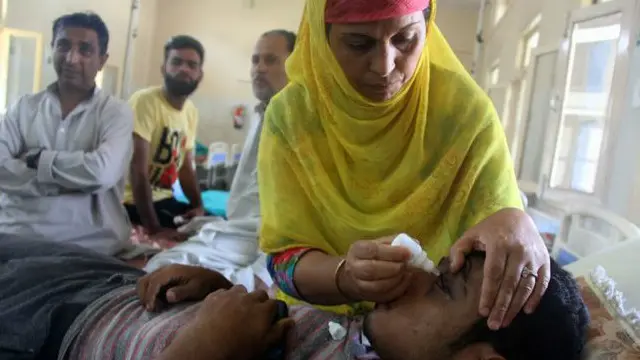 سرینگر ہسپتال جہاں انشا مشتاق زیر علاج ہیں ایسی دردناک اور کرب کی کہانیوں سے بھرا ہوا ہے