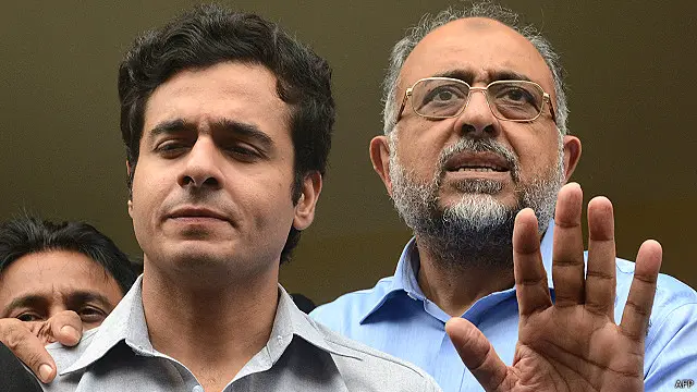 اویس شاہ کراچی میں اپنے والد اور سندھ ہائی کورٹ کے چیف جسٹس سجاد علی شاہ کے ساتھ