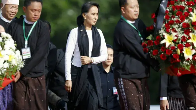 အရပ်သား ဦးဆောင်တဲ့ အစိုးရသစ် လက်ထက် ပထမဆုံး အာဇာနည်နေ့ အခမ်းအနားဖြစ်။