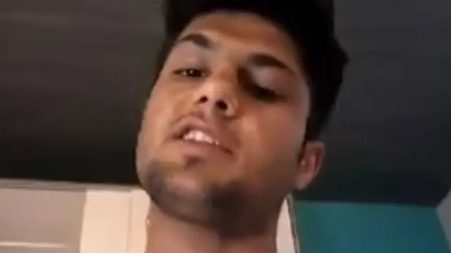 “伊斯兰国”指这名青年名叫里亚德,可以听到他在说普什图语。