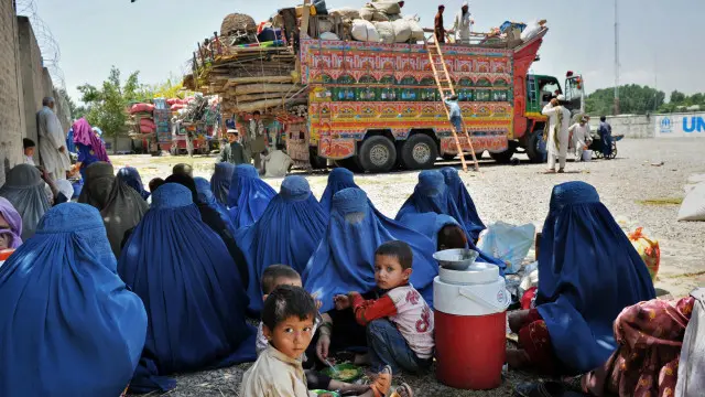 وفاقی حکومت نے تمام پناہ گزینوں کو اس سال کے آخر تک اپنے وطن جانے کی مہلت دے رکھی ہے