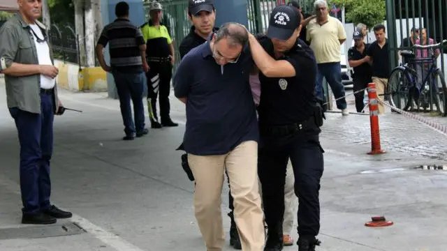 ترکی میں فوجی بغاوت کی ناکامی کے بعد ہزاروں افراد کو حراست میں لیا جا چکا ہے