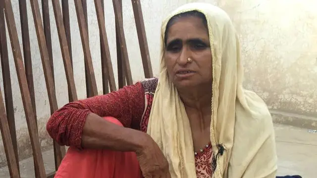 قندیل کی والدہ کے مطابق وہ سکون کی تلاش میں ان کے پاس آئی تھیں اور کہتی تھیں کہ مقدموں، لڑائی جھگڑے سے تھک گئی ہیں