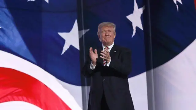 محور رویکرد سیاست خارجی ترامپ را ملی‌گرایی و ملاحظات اقتصادی تشکیل می‌دهد