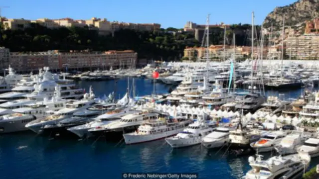 在摩纳哥，贝克特从早到晚都在游艇上会见客户。(图片来源：Frederic Nebinger/Getty Images)