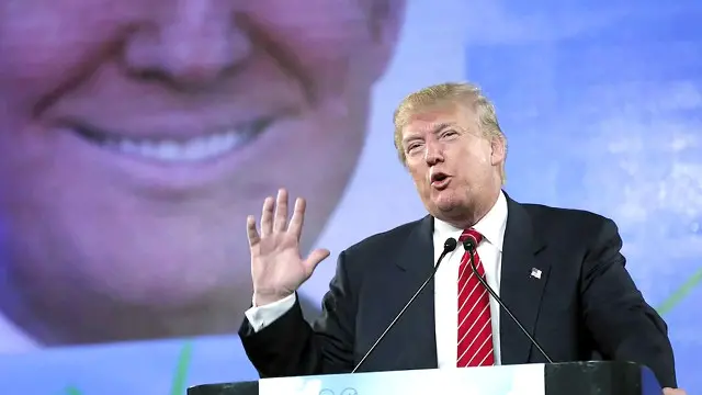 "Dia telah membuat perjanjian dengan setan," kata Trump. "Dia adalah iblis."