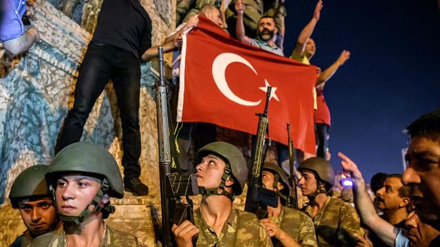 PM Erdogan memperpanjang masa penahanan selama 30 hari tanpa dakwaan menyusul upaya kudeta Turki yang gagal.