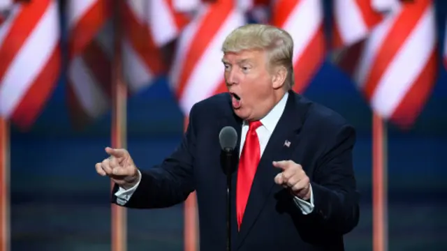 آقای ترامپ وقتی پنجشنبه گذشته نامزدی حزب جمهوریخواه را پذیرفت بر زوال کشور تاکید کرد