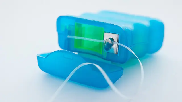 Зубна нитка