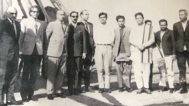 پاکستان پیپلز پارٹی کا وفد 1970 کے انتخابات کے بعد مشرقی پاکستان میں۔ 