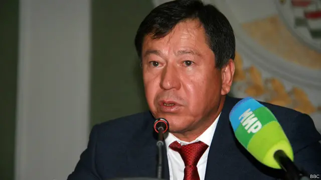 به گفته رمضان رحیم زاده، وزیر کشور، شماری از اتباع تاجیک تحت پیگرد پلیس بین المللی در اوکراین، لهستان، بلاروس، آلمان و روسیه بازداشت شده اند